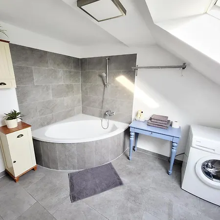 M I S T E R B A L E S Bahnhofsnaehe Appartement *