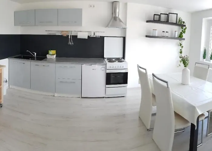 M I S T E R B A L E S Bahnhofsnähe Apartment